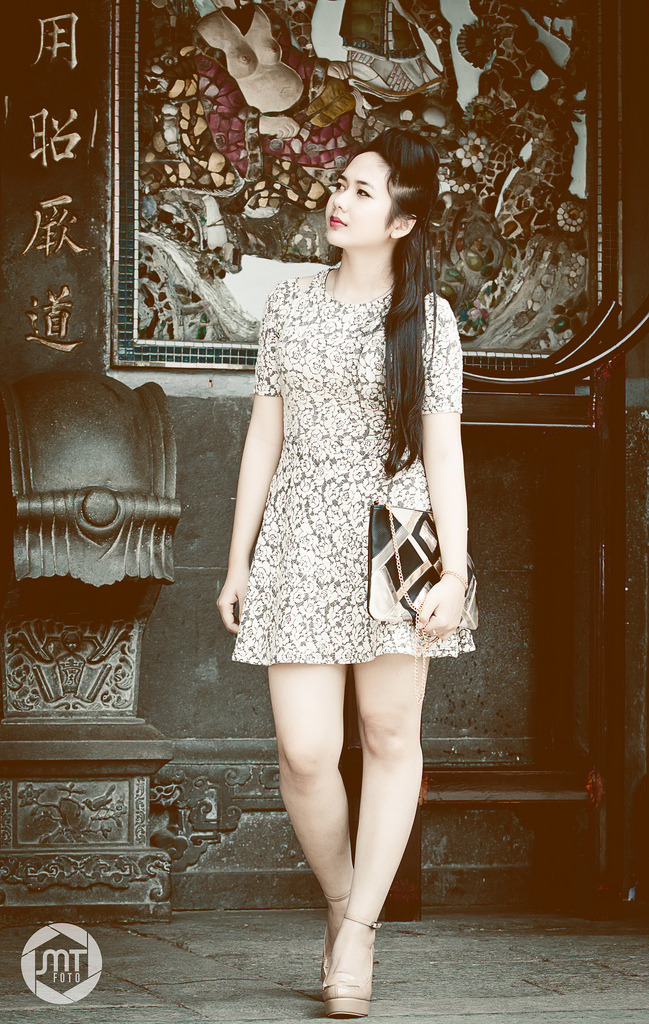 美女扒開腿讓人桶爽