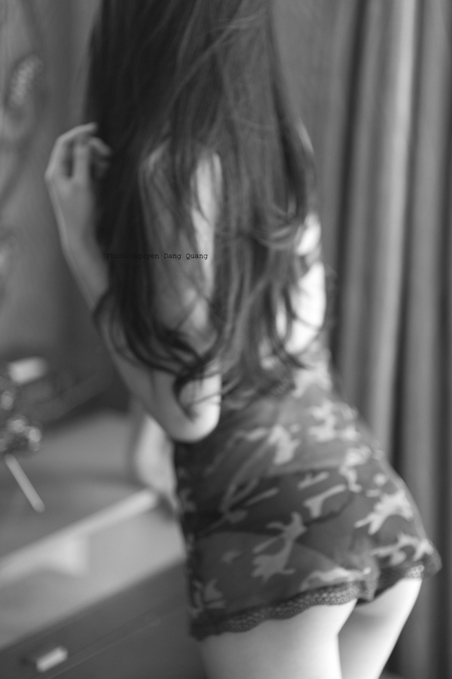 關(guān)婷婷三級全黃做爰電影