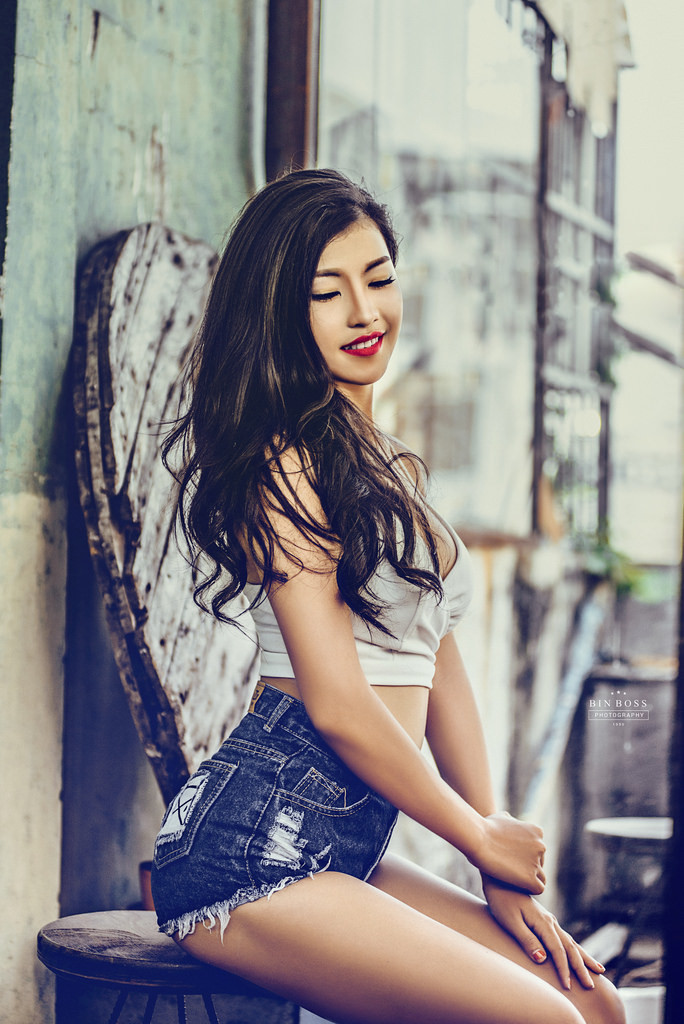 按摩房的女大學(xué)生在線