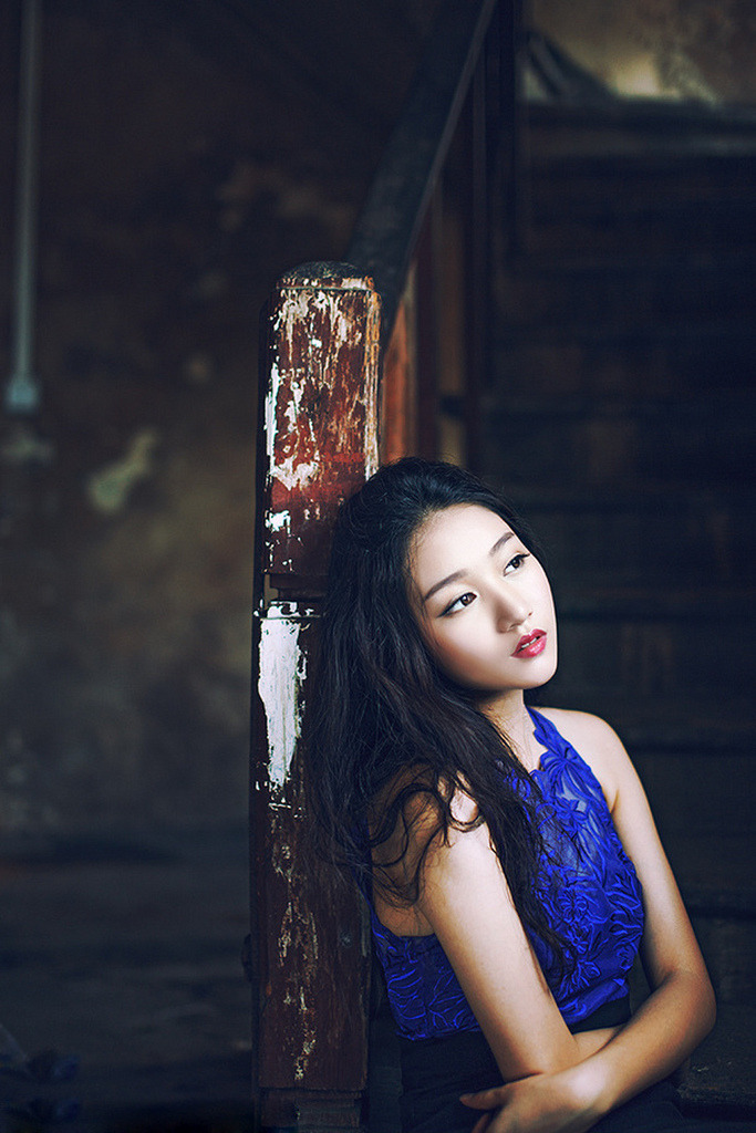 年輕女教師三級(jí)