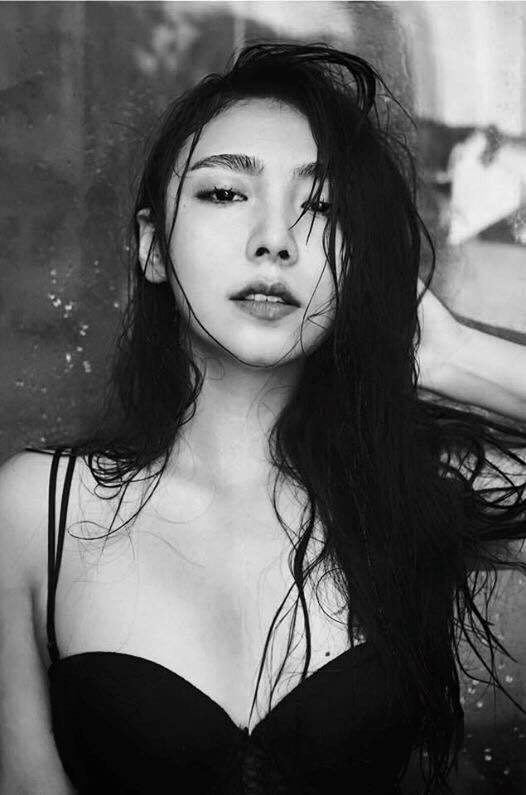 夜玩親女裸睡的小妍h