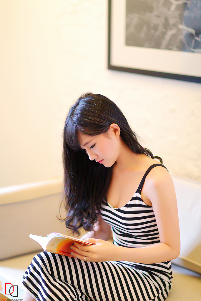 按摩室的女大學(xué)生