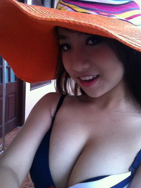 日本男人激烈吮乳吃奶