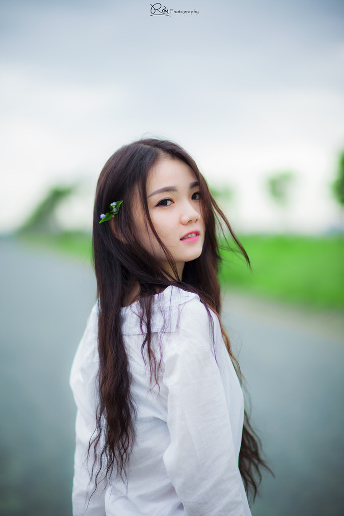 丫頭我就進(jìn)一點(diǎn)忍一下視頻