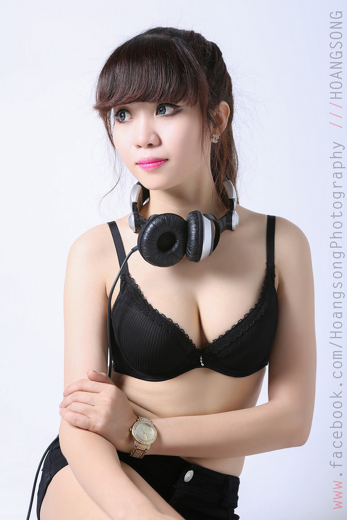 動漫美女胸被揉扒開吃奶無遮擋