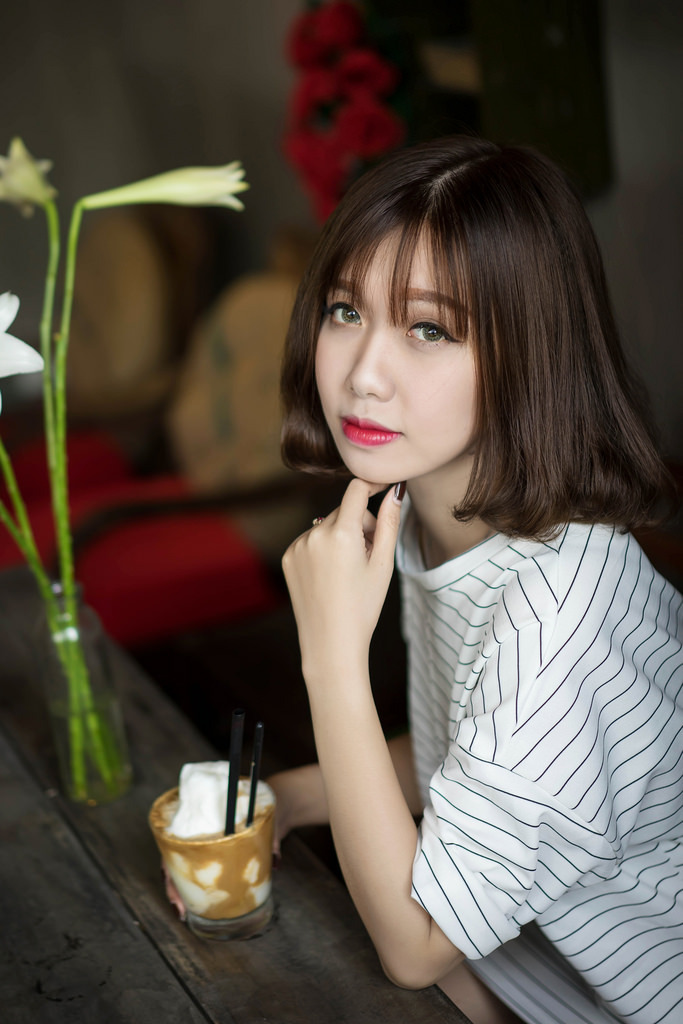小寶探花吊帶黑色連衣裙
