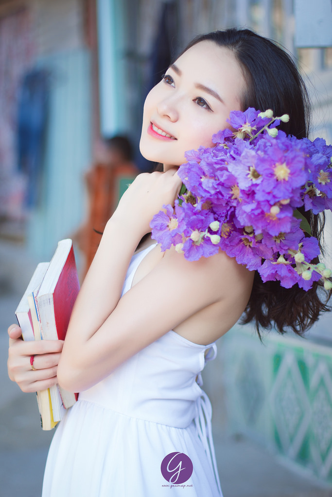 張津瑜警花國產(chǎn)精品一區(qū)