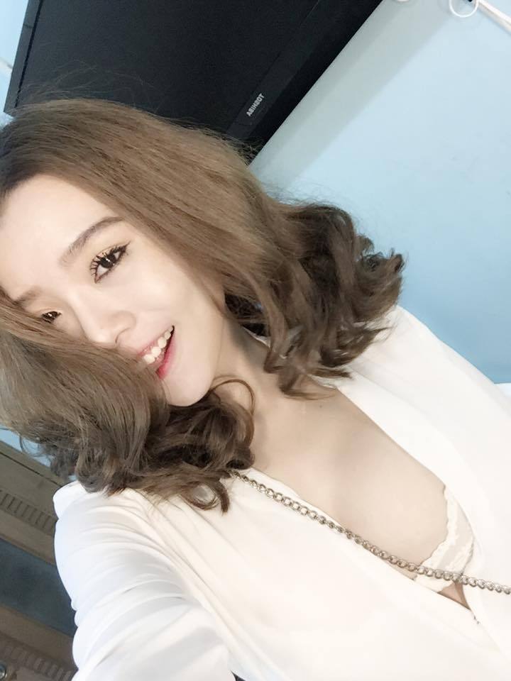 辦公桌下享受秘書囗交