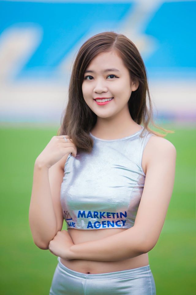 廚房里摸著岳乳豐滿